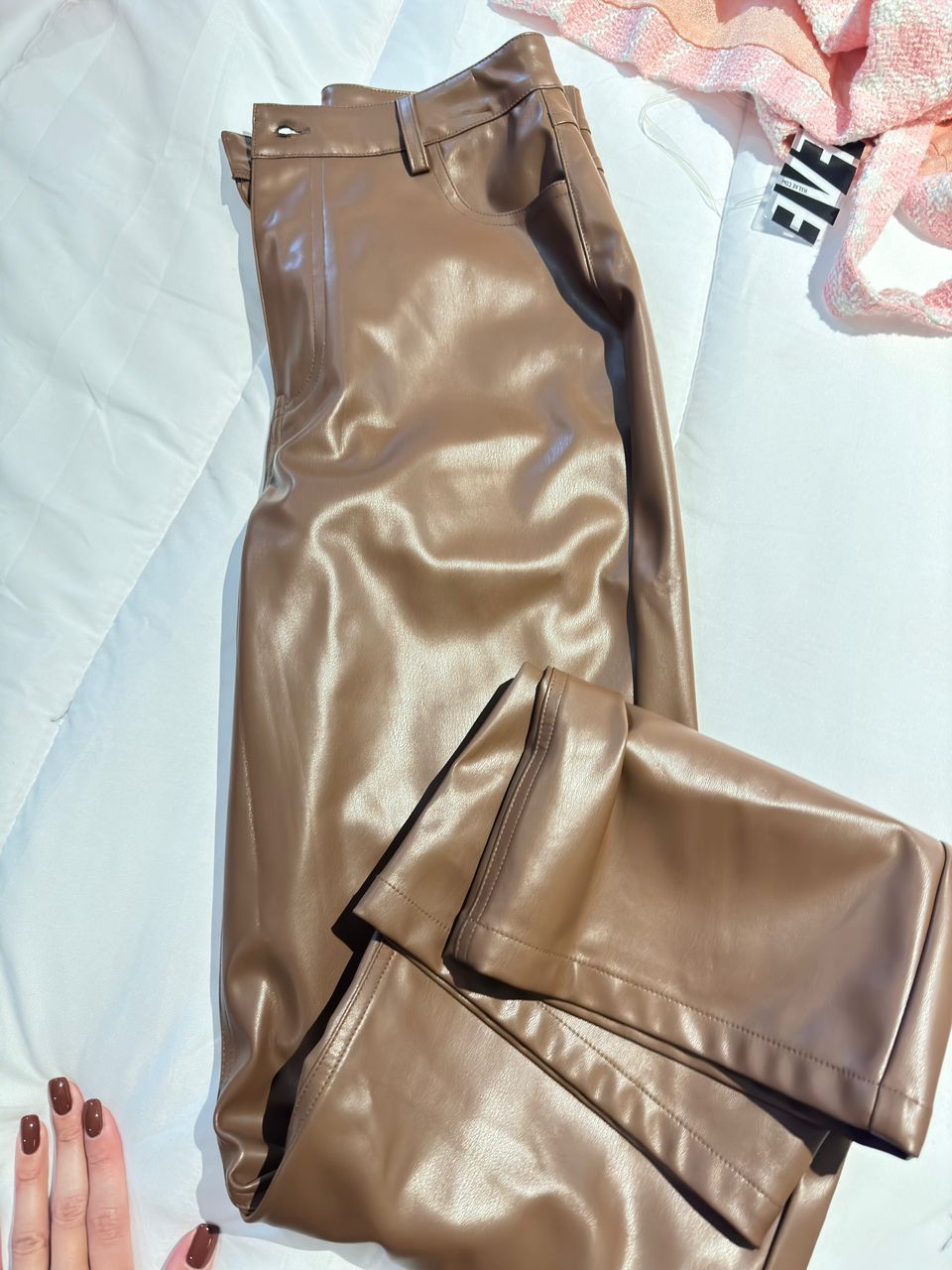 Pantalón marrón de cuerina S. 55$