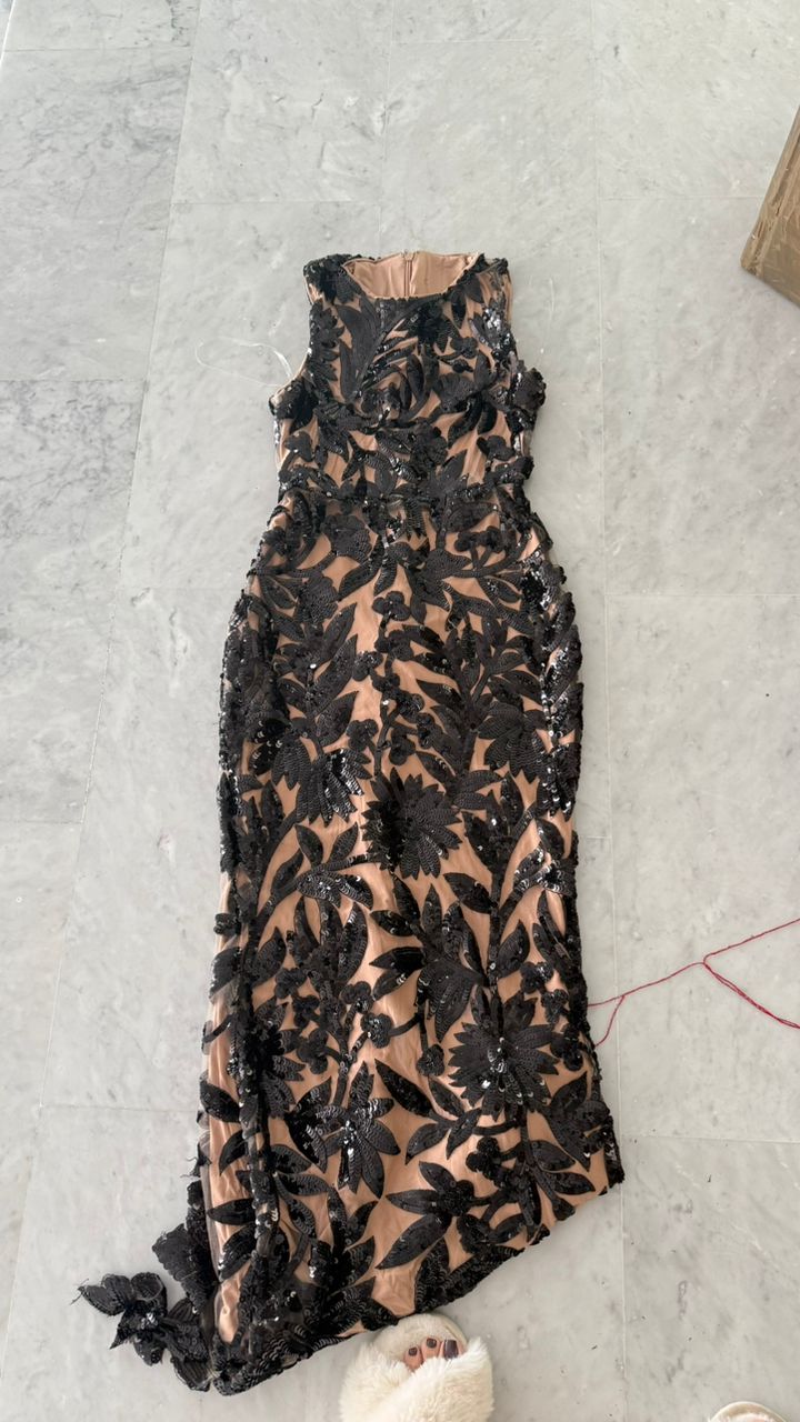 Vestido negro lentejuelas y transparencia largo cb S. 205$