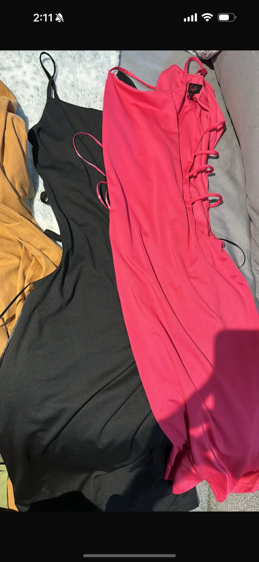 Vestido abertura lateral negro  fucsia y rosa S. 45$