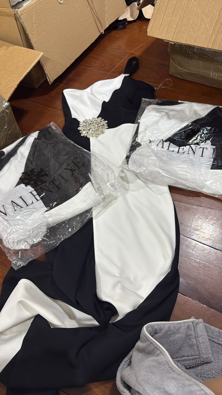 Jumpsuit valentine negro y blanco con brillante valentine