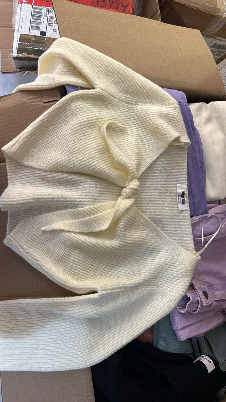 Sweater blanco amarrado double zero S