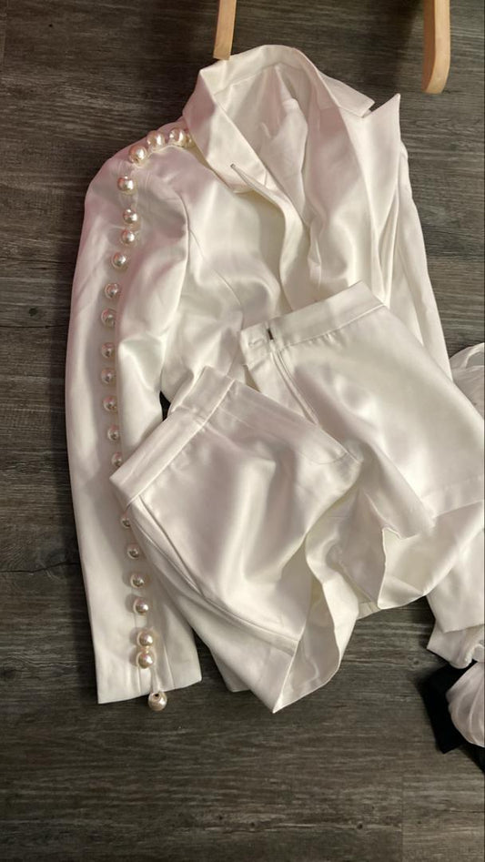 Set blazer y short blanco con perlas cb $165