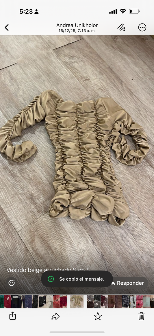 Vestido beige arruchado cb