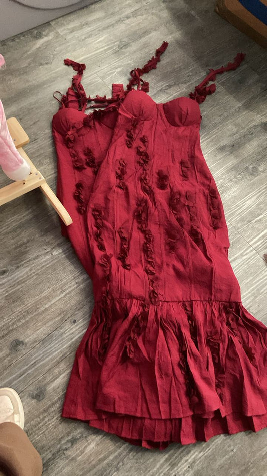 Vestido vino con flores 3D $