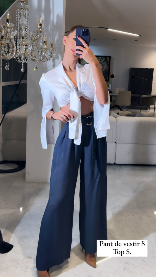 Pantalón de vestir azul con correa bota ancha