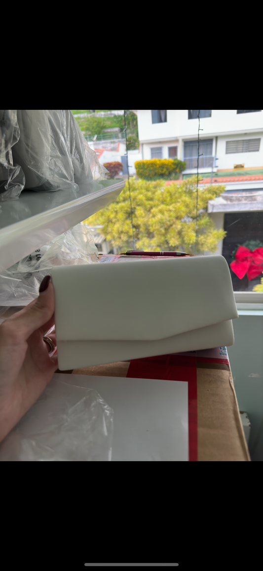 Clutch sencilla blanca