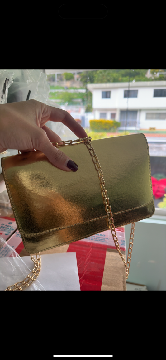 Clutch dorada sencilla