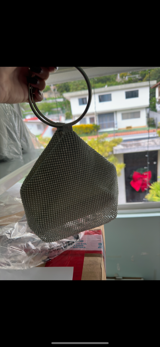 Cartera plateada brillante