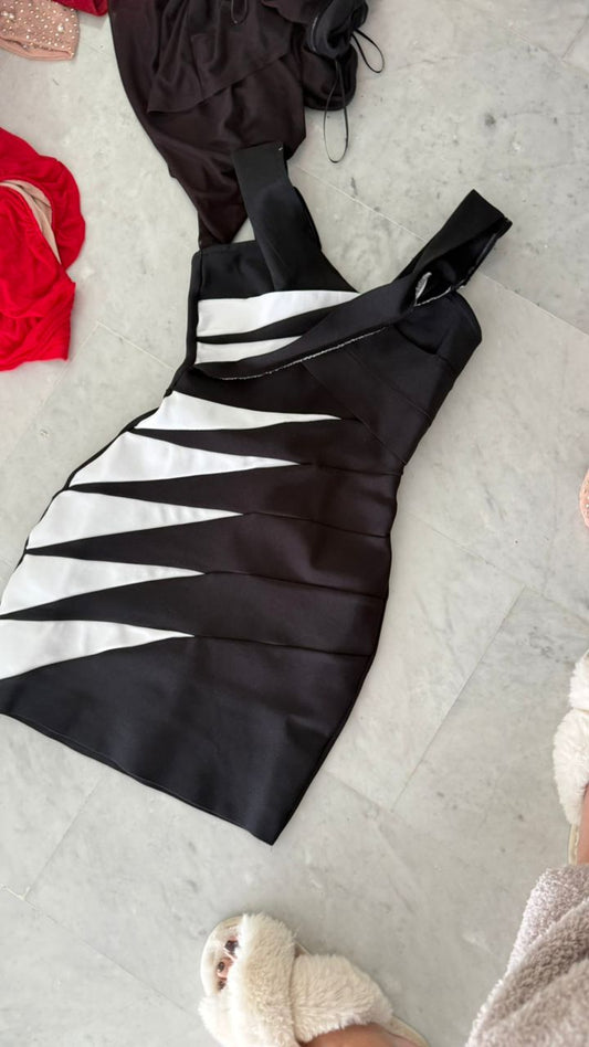 Vestido bandage negro con blanco corto cb S.