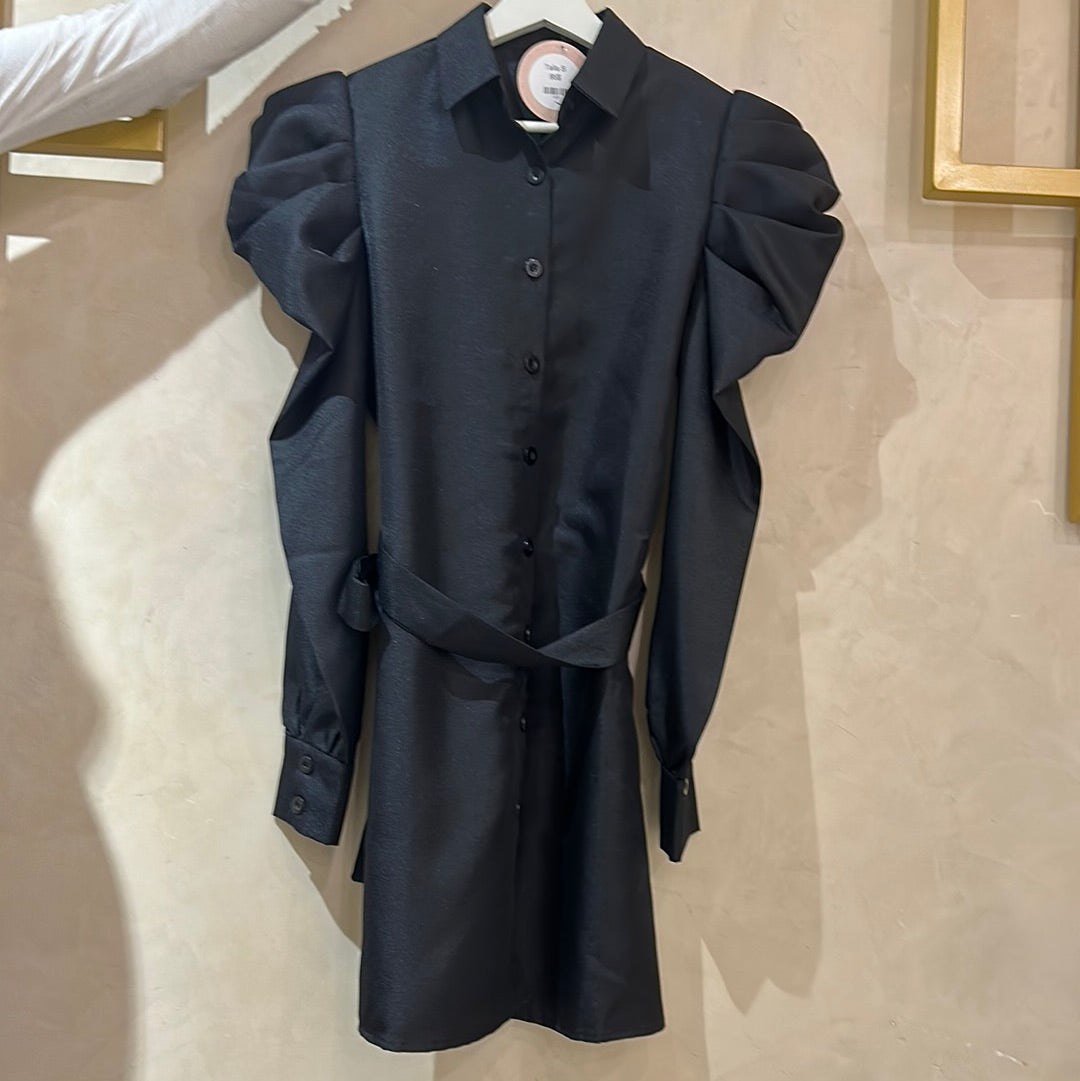 Vestido negro mangas bombache