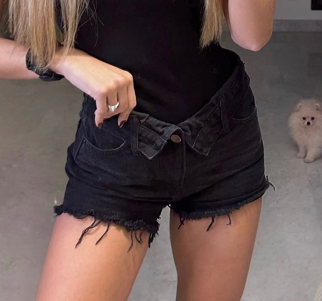 Short de jeans negro con doblez