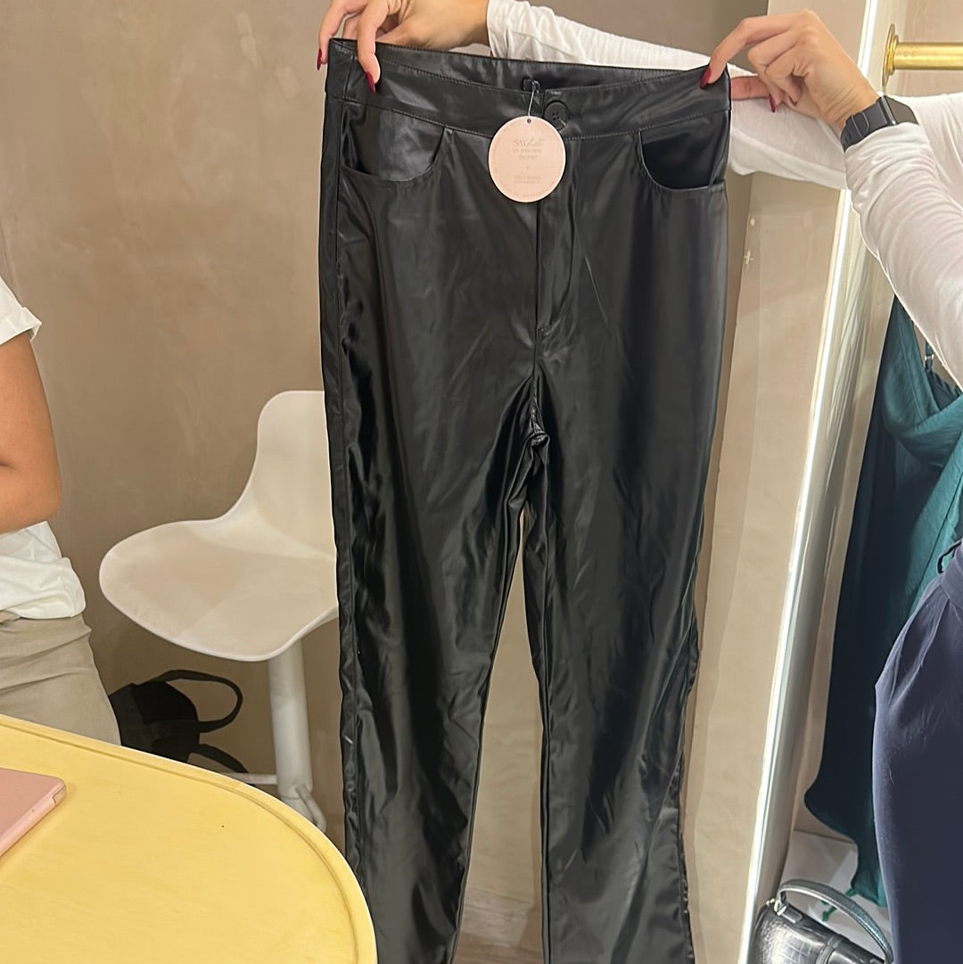 Pant cuerina bota recta