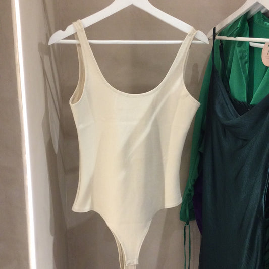 Body básico beige